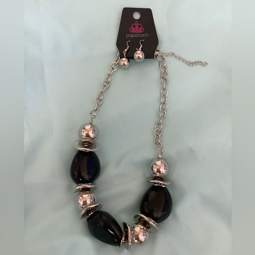 Beautiful Necklace & Earring set